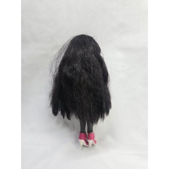 Bratz Jade 10th Anniversary Fashion Doll - Picture 2 of 14